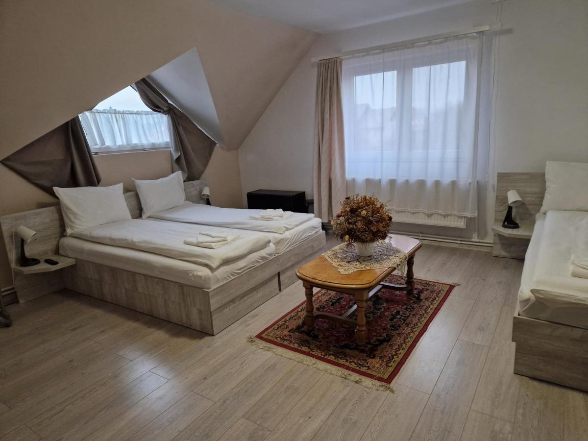 Sepsi Relax Hotel Sfantu Gheorghe  ภายนอก รูปภาพ