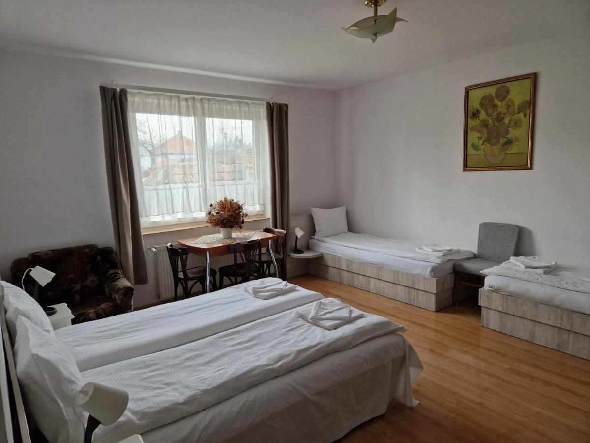 Sepsi Relax Hotel Sfantu Gheorghe  ภายนอก รูปภาพ