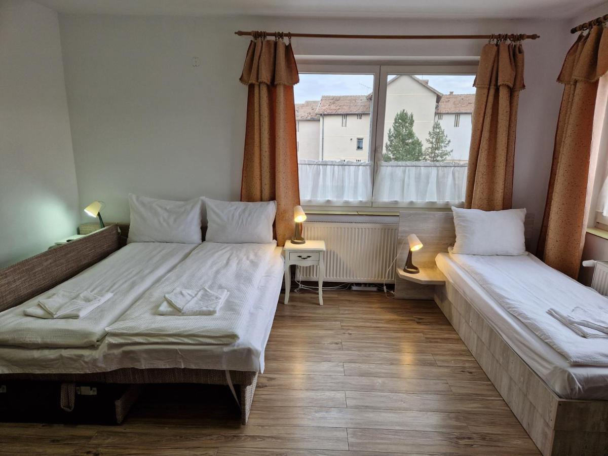 Sepsi Relax Hotel Sfantu Gheorghe  ภายนอก รูปภาพ