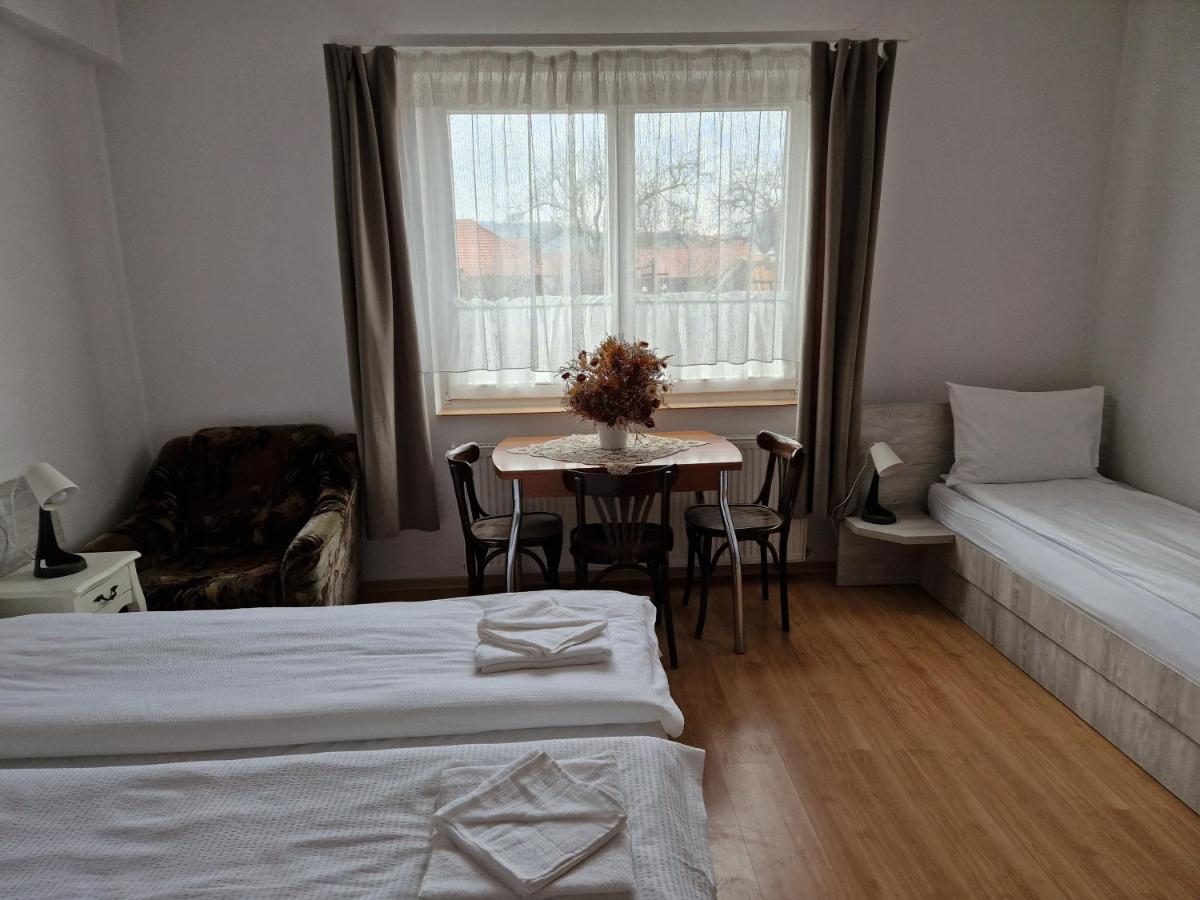 Sepsi Relax Hotel Sfantu Gheorghe  ภายนอก รูปภาพ