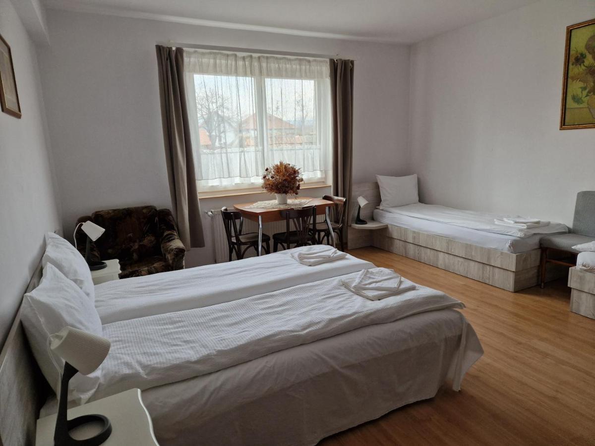 Sepsi Relax Hotel Sfantu Gheorghe  ภายนอก รูปภาพ
