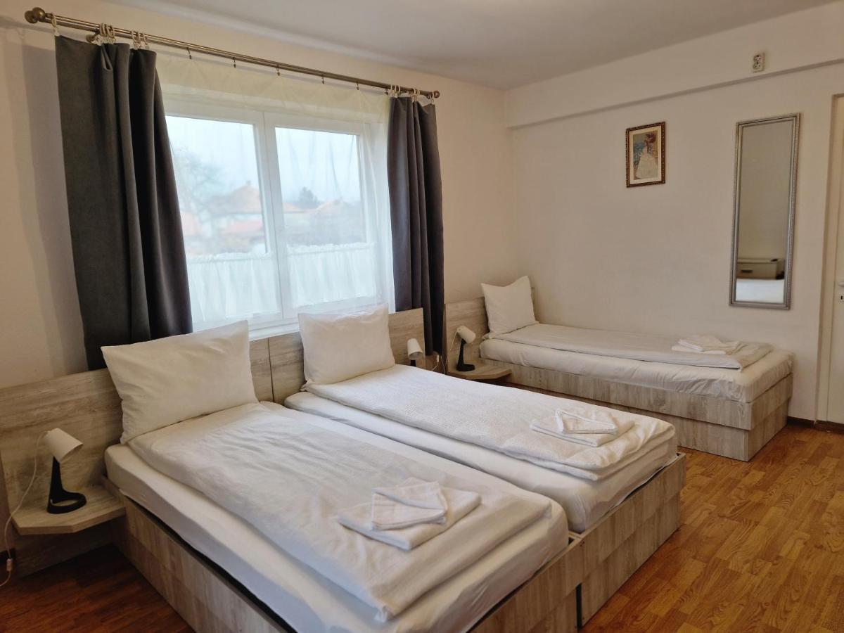 Sepsi Relax Hotel Sfantu Gheorghe  ภายนอก รูปภาพ