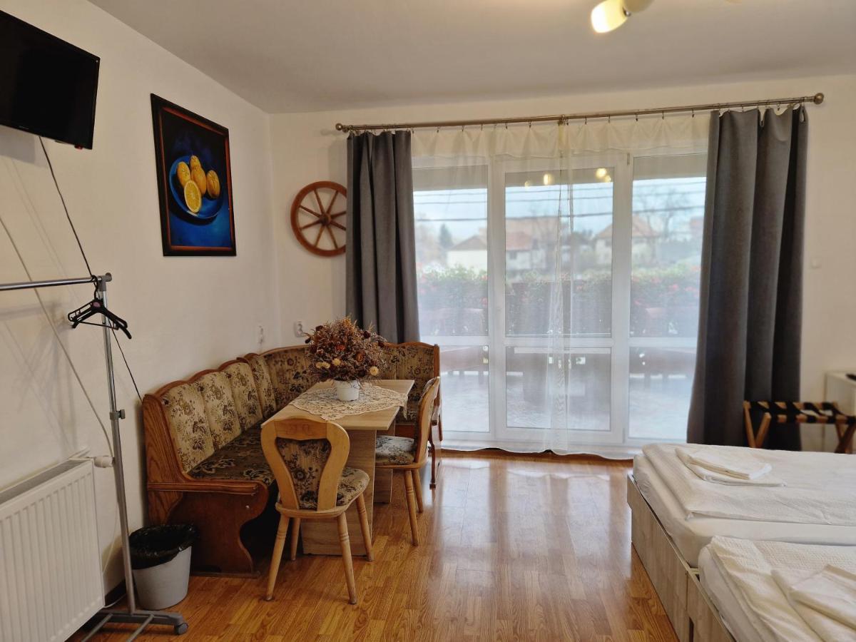 Sepsi Relax Hotel Sfantu Gheorghe  ภายนอก รูปภาพ