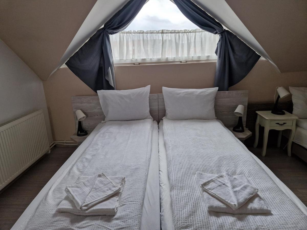 Sepsi Relax Hotel Sfantu Gheorghe  ภายนอก รูปภาพ