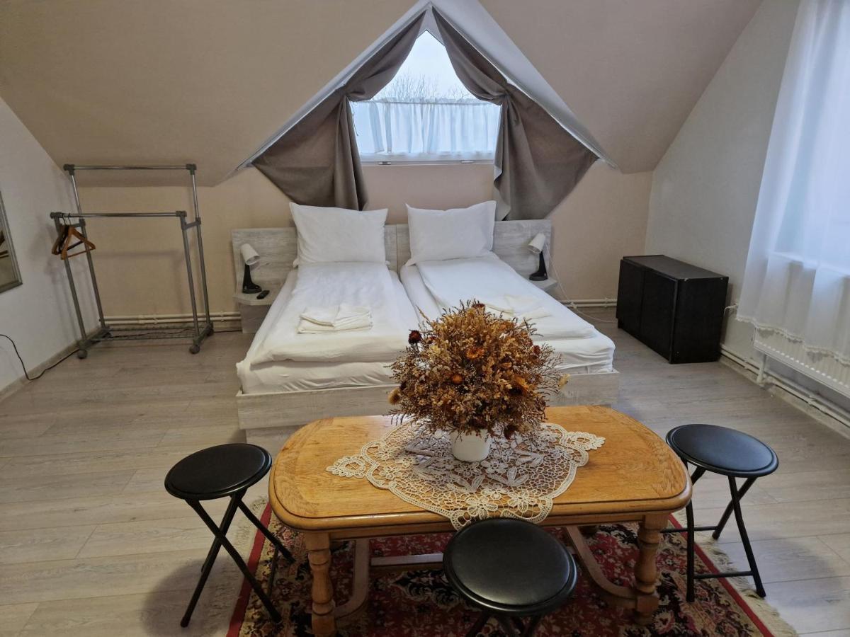 Sepsi Relax Hotel Sfantu Gheorghe  ภายนอก รูปภาพ