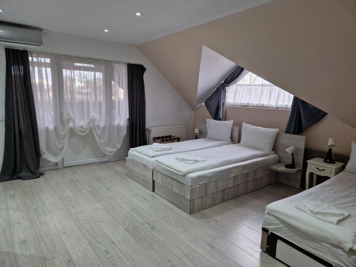Sepsi Relax Hotel Sfantu Gheorghe  ภายนอก รูปภาพ